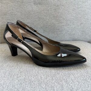 AGL Attilio Giusti Leombruni Black Pointed Toe Classic Kitten Heels 39 / US 8.5